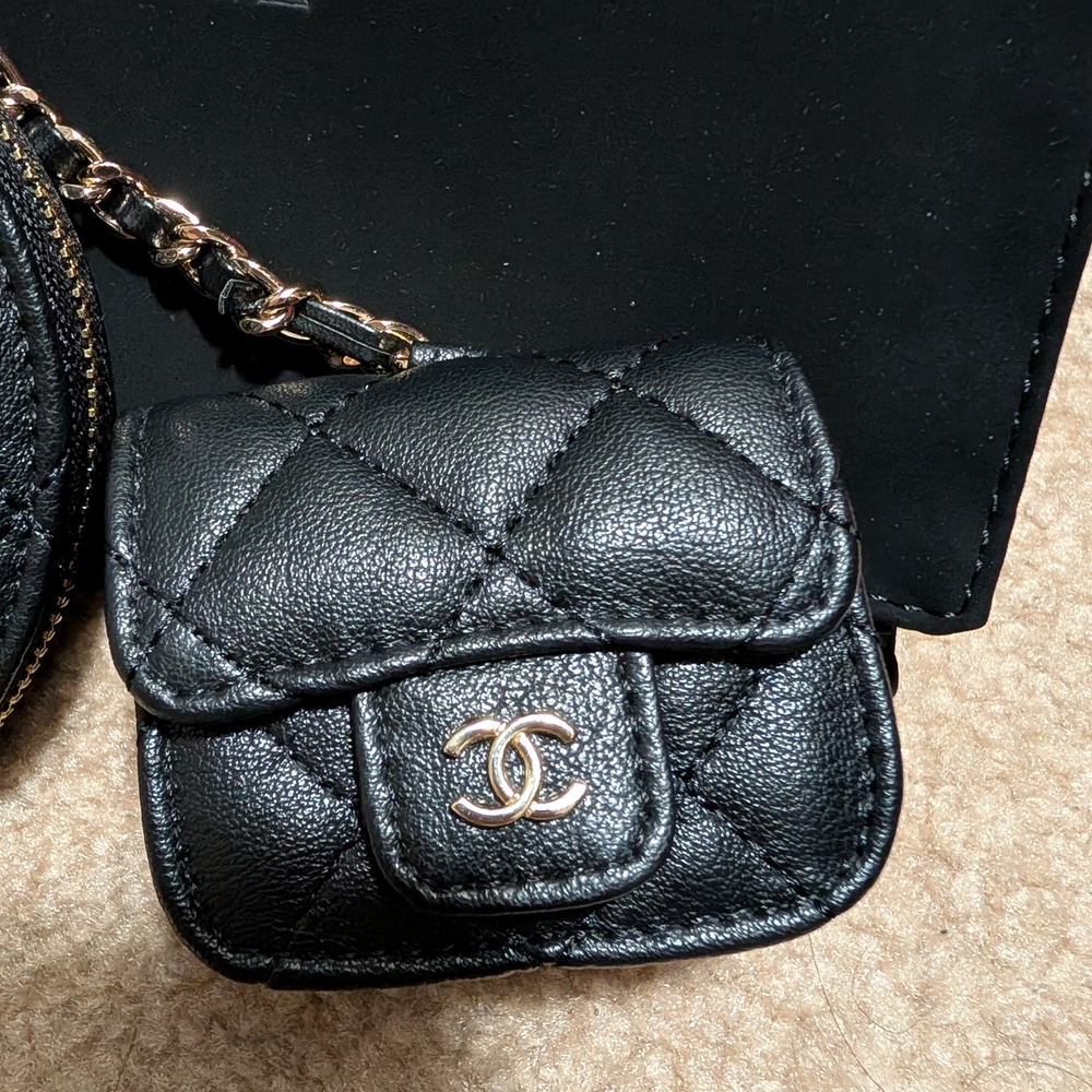 GWP/VIP Chanel Black Quilted Leather Bag Set - Picture 3 of 4
